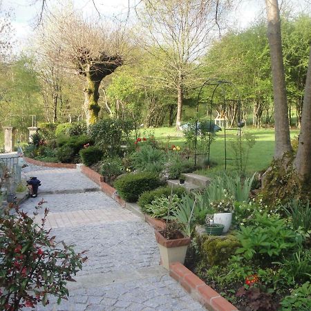 Bed and Breakfast Le Relais Des Capucines Largnac Esterno foto