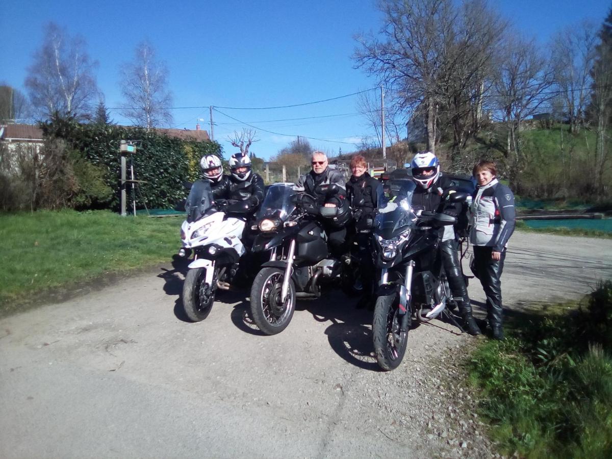 Bed and Breakfast Le Relais Des Capucines Largnac Esterno foto