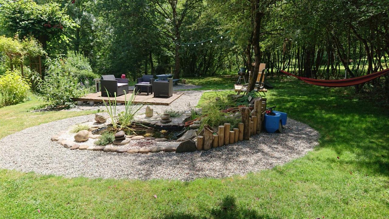 Bed and Breakfast Le Relais Des Capucines Largnac Esterno foto