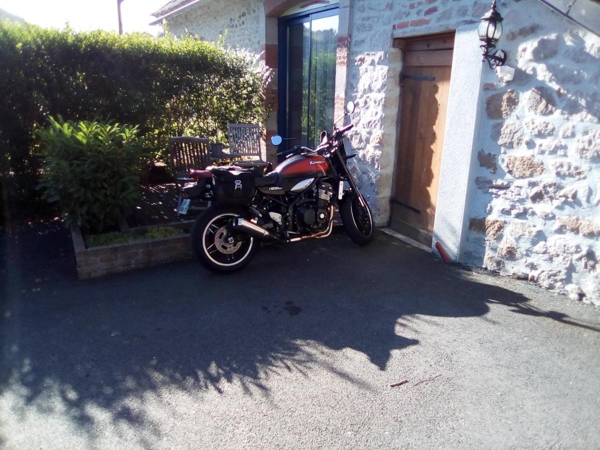 Bed and Breakfast Le Relais Des Capucines Largnac Esterno foto