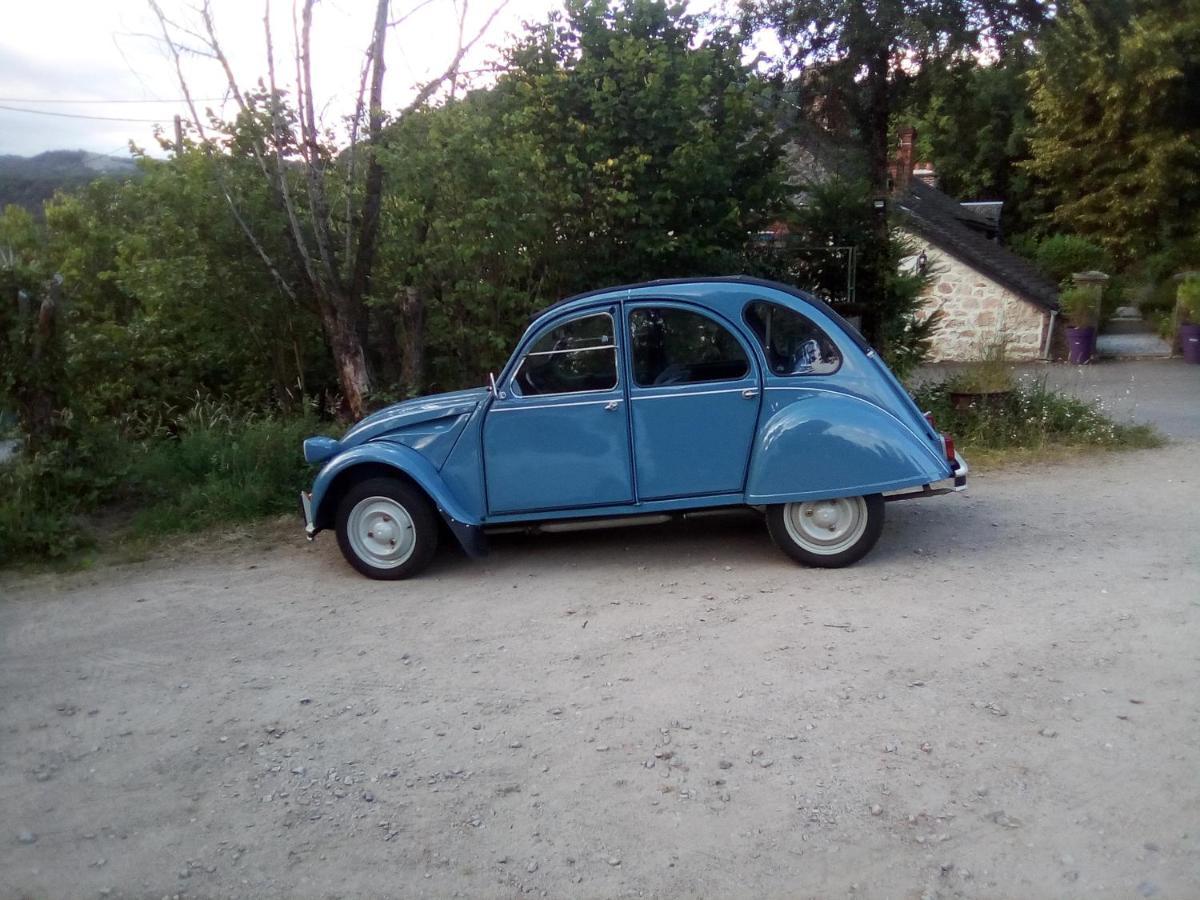 Bed and Breakfast Le Relais Des Capucines Largnac Esterno foto