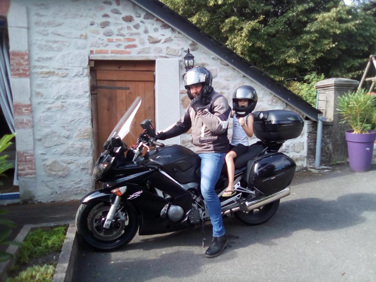 Bed and Breakfast Le Relais Des Capucines Largnac Esterno foto