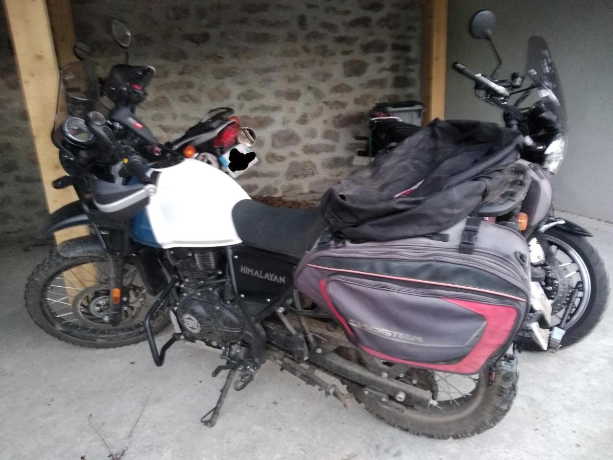 Bed and Breakfast Le Relais Des Capucines Largnac Esterno foto
