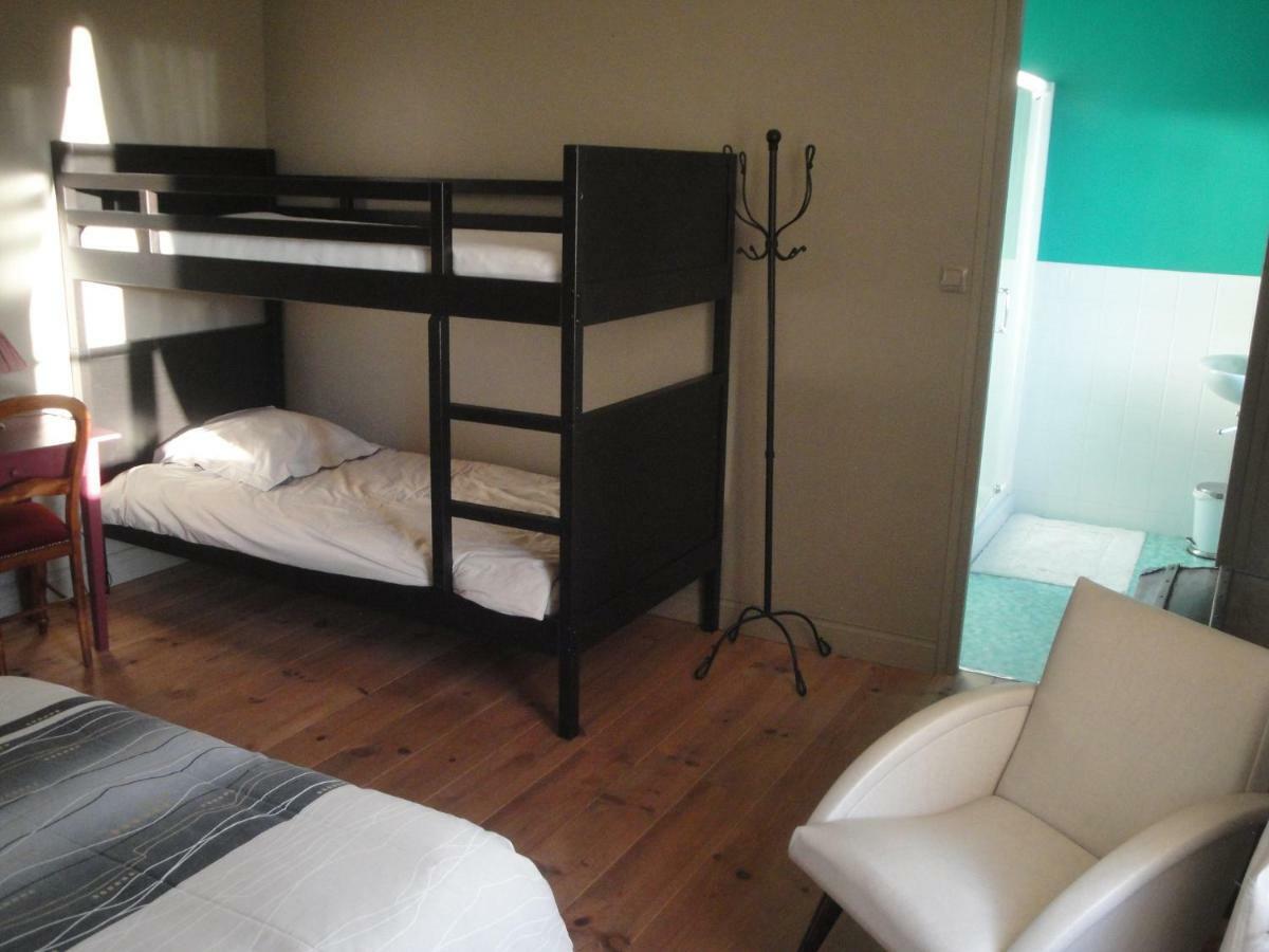 Bed and Breakfast Le Relais Des Capucines Largnac Esterno foto