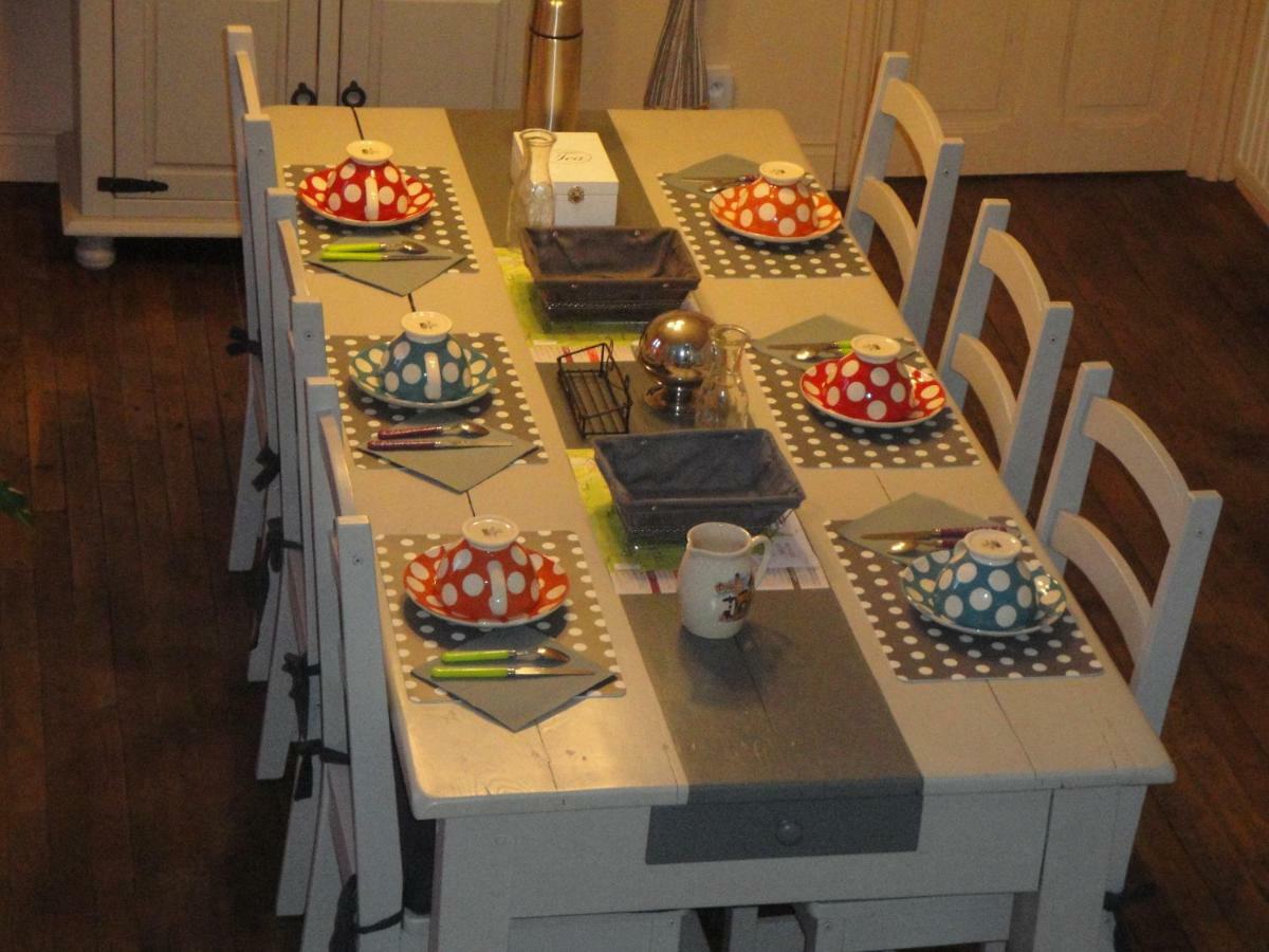 Bed and Breakfast Le Relais Des Capucines Largnac Esterno foto