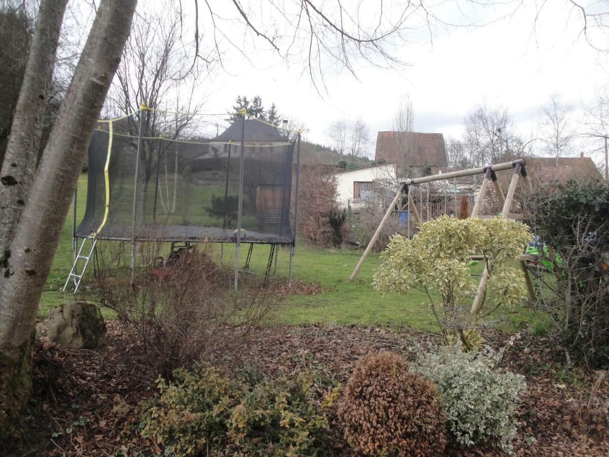 Bed and Breakfast Le Relais Des Capucines Largnac Esterno foto