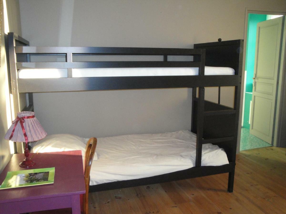 Bed and Breakfast Le Relais Des Capucines Largnac Esterno foto