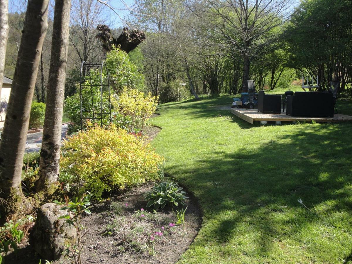 Bed and Breakfast Le Relais Des Capucines Largnac Esterno foto