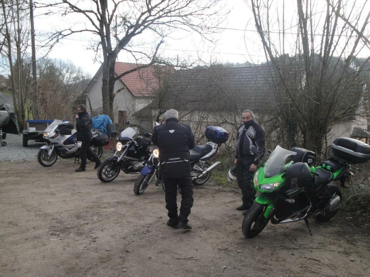Bed and Breakfast Le Relais Des Capucines Largnac Esterno foto