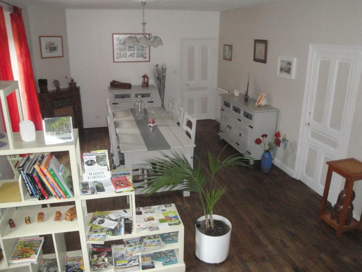 Bed and Breakfast Le Relais Des Capucines Largnac Esterno foto