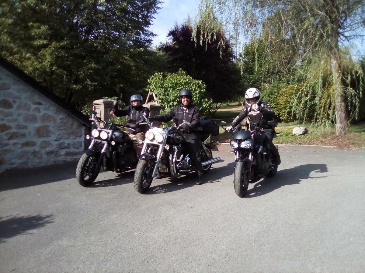 Bed and Breakfast Le Relais Des Capucines Largnac Esterno foto