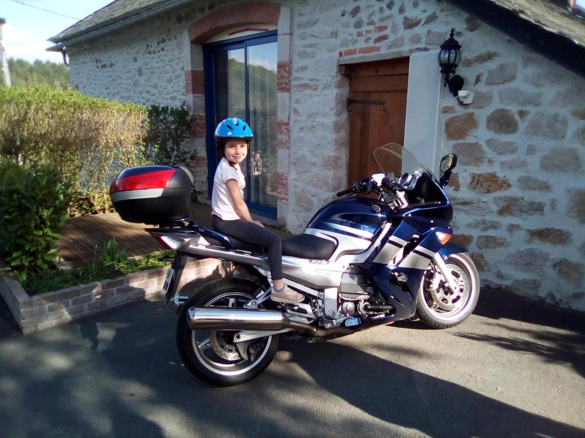Bed and Breakfast Le Relais Des Capucines Largnac Esterno foto